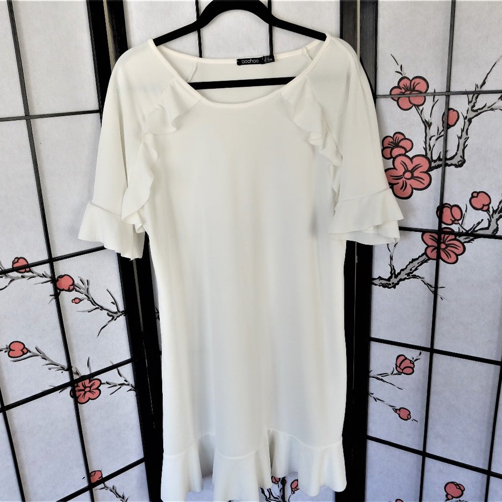 Boohoo White Dress With Ruffles Size 12